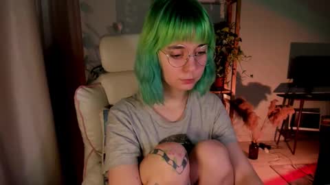 Snapshot of mylaweb chatting on October 14, 2:45 am MylaFlores online show from October 14, 2:45 am