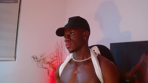 Snapshot of mylowallacee chatting on February 11, 12:59 am Mylo Wallace  online show from February 11, 12:59 am