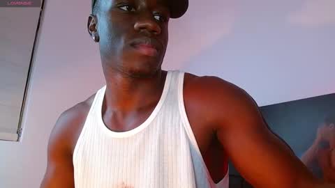 Snapshot of mylowallacee chatting on February 11, 10:39 pm Mylo Wallace  online show from February 11, 10:39 pm