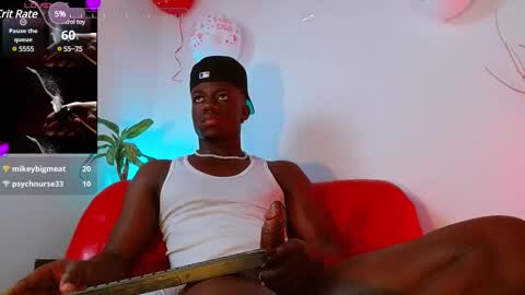 Snapshot of mylowallacee chatting on February 18, 5:20 am Mylo Wallace  online show from February 18, 5:20 am