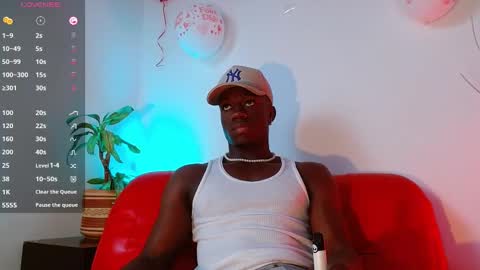 Snapshot of mylowallacee chatting on February 20, 3:23 am Mylo Wallace  online show from February 20, 3:23 am