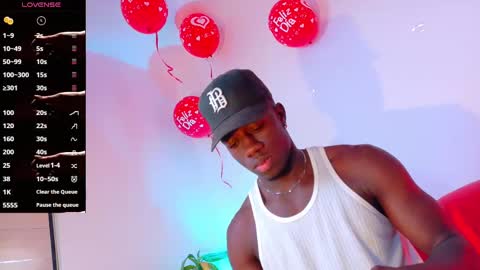 Snapshot of mylowallacee chatting on February 26, 4:03 pm Mylo Wallace  online show from February 26, 4:03 pm