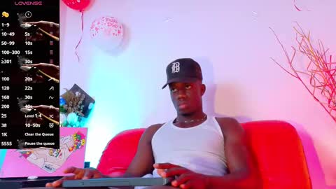 Snapshot of mylowallacee chatting on March 7, 2:15 am Mylo Wallace  online show from March 7, 2:15 am