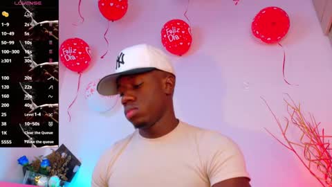 Snapshot of mylowallacee chatting on March 8, 12:44 am Mylo Wallace  online show from March 8, 12:44 am