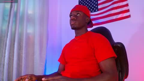 Mylo Wallace  online show from November 26, 7:37 pm