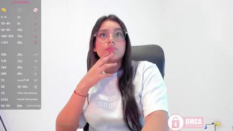 Snapshot of mypretty_isabella chatting on April 28, 5:56 am Bella online show from April 28, 5:56 am