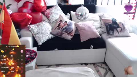 Myrna Sessions online show from February 17, 4:59 pm