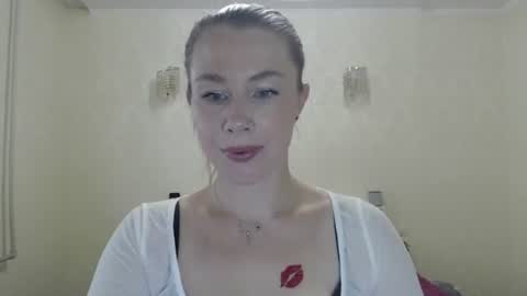 Snapshot of myst_velvet chatting on July 19, 2:32 pm myst_velvet online show from July 19, 2:32 pm