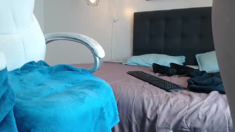 No Name online show from December 17, 5:47 pm