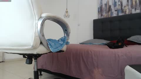 No Name online show from January 21, 2:05 pm