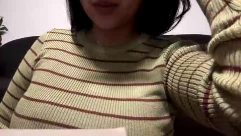 Snapshot of mysteriousbaby18 chatting on January 6, 2:04 am Demi online show from January 6, 2:04 am