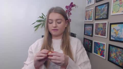 Erica online show from December 28, 11:41 am