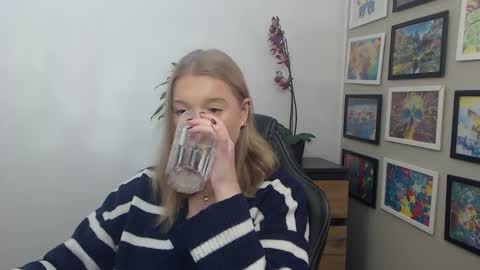 Erica online show from November 27, 10:28 am