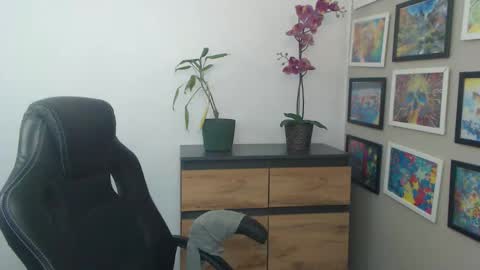 Erica online show from April 23, 12:40 pm