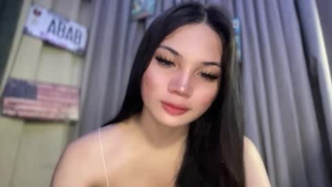 UR GIRL NEXTDOOR online show from March 10, 3:11 am