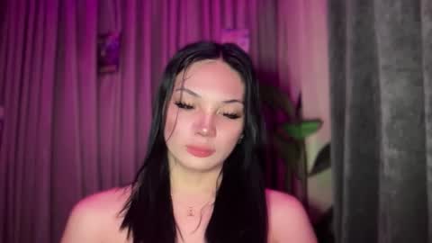 UR GIRL NEXTDOOR online show from March 17, 5:33 am