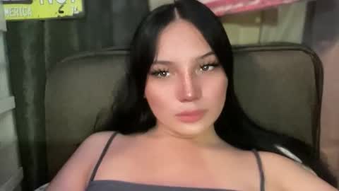 UR GIRL NEXTDOOR online show from April 21, 8:55 pm