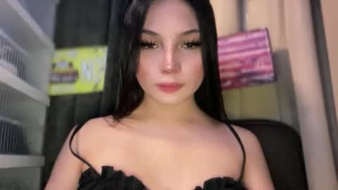 UR GIRL NEXTDOOR online show from April 27, 9:40 am