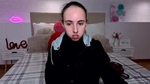mystic_butterflyy_ online show from April 15, 7:37 am