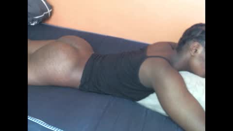 Snapshot of mystic_linna chatting on March 7, 9:07 am mystic_linna online show from March 7, 9:07 am