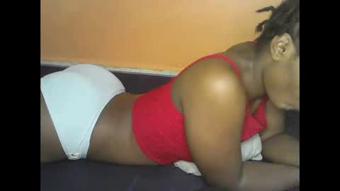 Snapshot of mystic_linna chatting on May 16, 3:03 am mystic_linna online show from May 16, 3:03 am