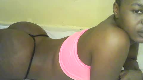 Snapshot of mystic_linna chatting on June 13, 3:26 am mystic_linna online show from June 13, 3:26 am