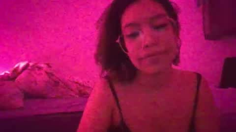 Snapshot of mystic_mika chatting on December 16, 4:45 am Mika online show from December 16, 4:45 am