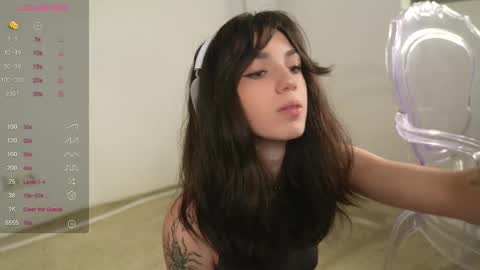 Snapshot of mystica_ chatting on September 22, 7:43 am MILLI online show from September 22, 7:43 am