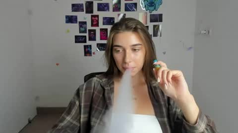 Snapshot of mysticamelia chatting on July 27, 5:47 am Amelia online show from July 27, 5:47 am