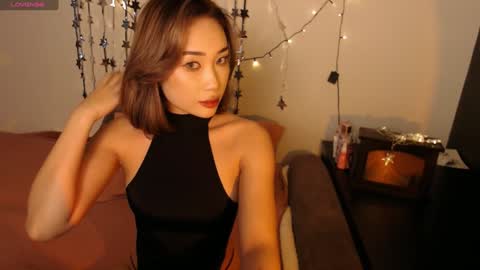 Snapshot of mysticsirenn chatting on December 4, 2:42 am mysticsirenn online show from December 4, 2:42 am