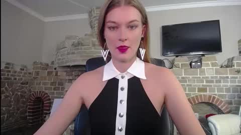 Snapshot of mysticvenus_ chatting on September 17, 8:27 am mysticvenus_ online show from September 17, 8:27 am