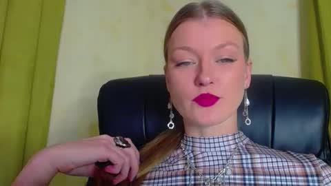 mysticvenus_ online show from December 5, 2:47 pm