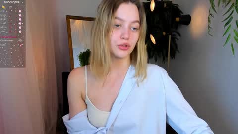 Eva  online show from January 24, 2:08 pm