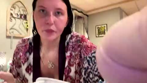 Snapshot of n0rmalgurl chatting on August 3, 4:11 pm n0rmalgurl online show from August 3, 4:11 pm