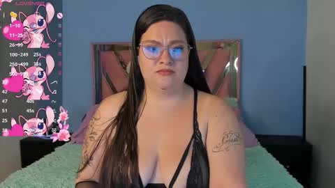 Snapshot of n_tiana chatting on October 2, 3:57 am Tiana online show from October 2, 3:57 am