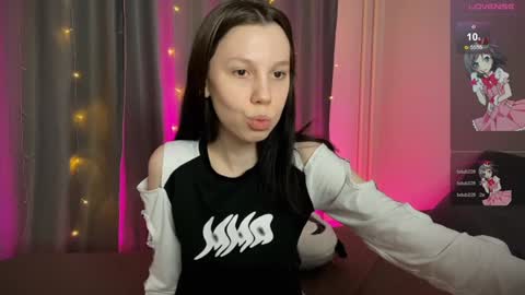 Vanessa and Julia  online show from January 19, 9:45 pm