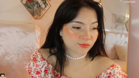 naamah_b online show from November 4, 2:05 pm