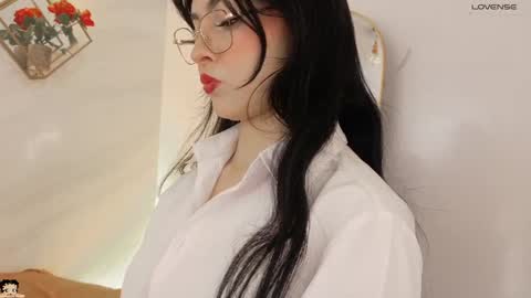 naamah_b online show from April 20, 2:31 pm