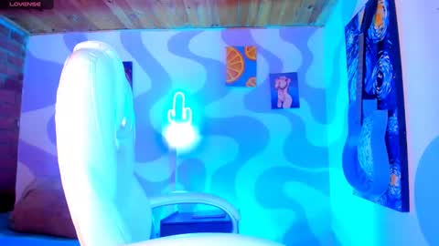 Snapshot of naaoomi chatting on December 24, 5:55 pm Camila- free online show from December 24, 5:55 pm