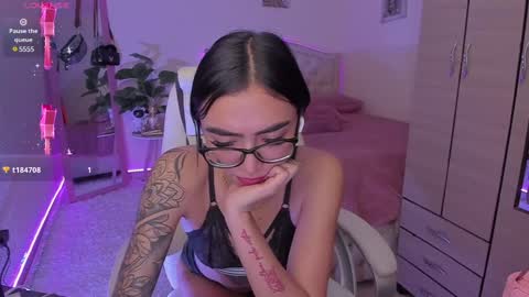 Snapshot of naath_ chatting on December 16, 11:28 pm anny online show from December 16, 11:28 pm