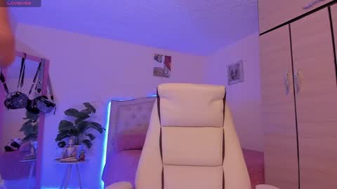 Snapshot of naath_ chatting on January 7, 2:20 am anny online show from January 7, 2:20 am