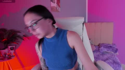 Snapshot of naath_ chatting on November 18, 9:41 pm anny online show from November 18, 9:41 pm