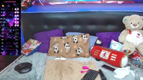 Snapshot of nadia_84 chatting on January 13, 11:17 pm nadia_84 online show from January 13, 11:17 pm