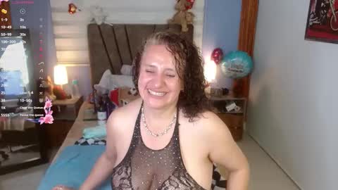 Snapshot of nadia_84 chatting on September 15, 12:05 pm nadia_84 online show from September 15, 12:05 pm