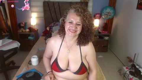 nadia_84 online show from April 22, 7:26 pm