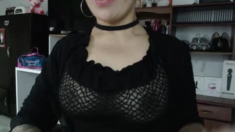 Snapshot of nadia_abaud chatting on February 2, 6:48 am Nadia online show from February 2, 6:48 am