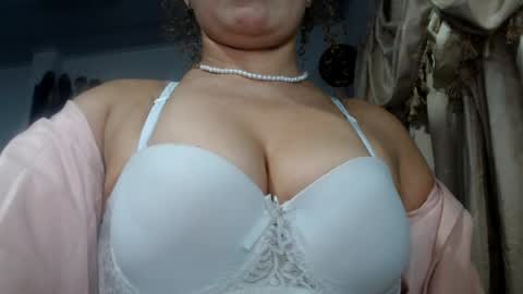 Snapshot of nadia_abaud chatting on July 10, 2:27 am Nadia online show from July 10, 2:27 am