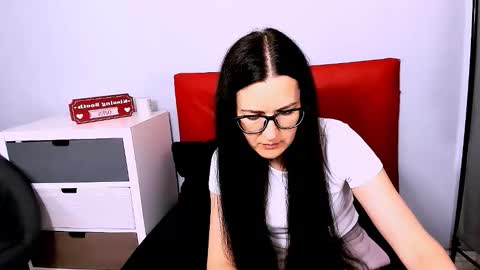 nadiatrue online show from June 7, 2:32 pm