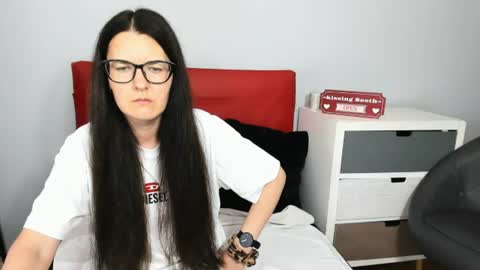 nadiatrue online show from June 19, 6:23 pm