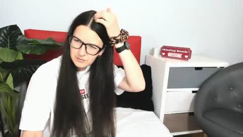 nadiatrue online show from June 22, 2:58 pm